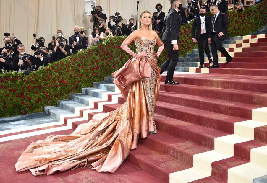 Blake Lively, perfecta en un Versace para el MET Gala 2022