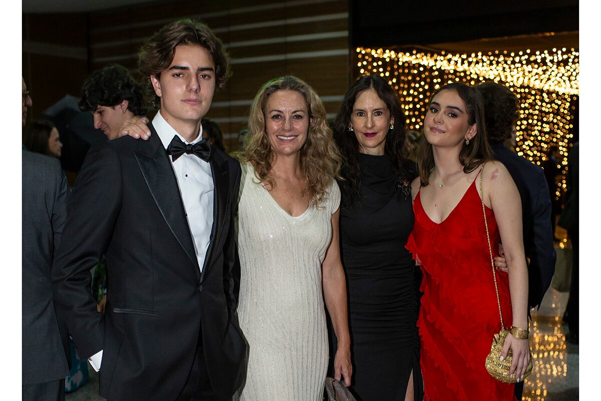 Sebastián Enríquez, Sofía Gorozpe,  Patricia Ramírez y Juliana Vadillo. (Foto: Esteban Torreblanca)