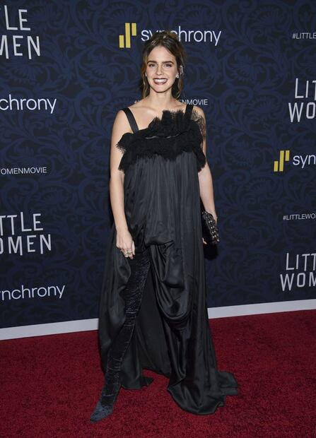 Emma Watson reaparece y luce espectacular en la premiere de 'Mujercitas' con vestido negro tipo baby doll