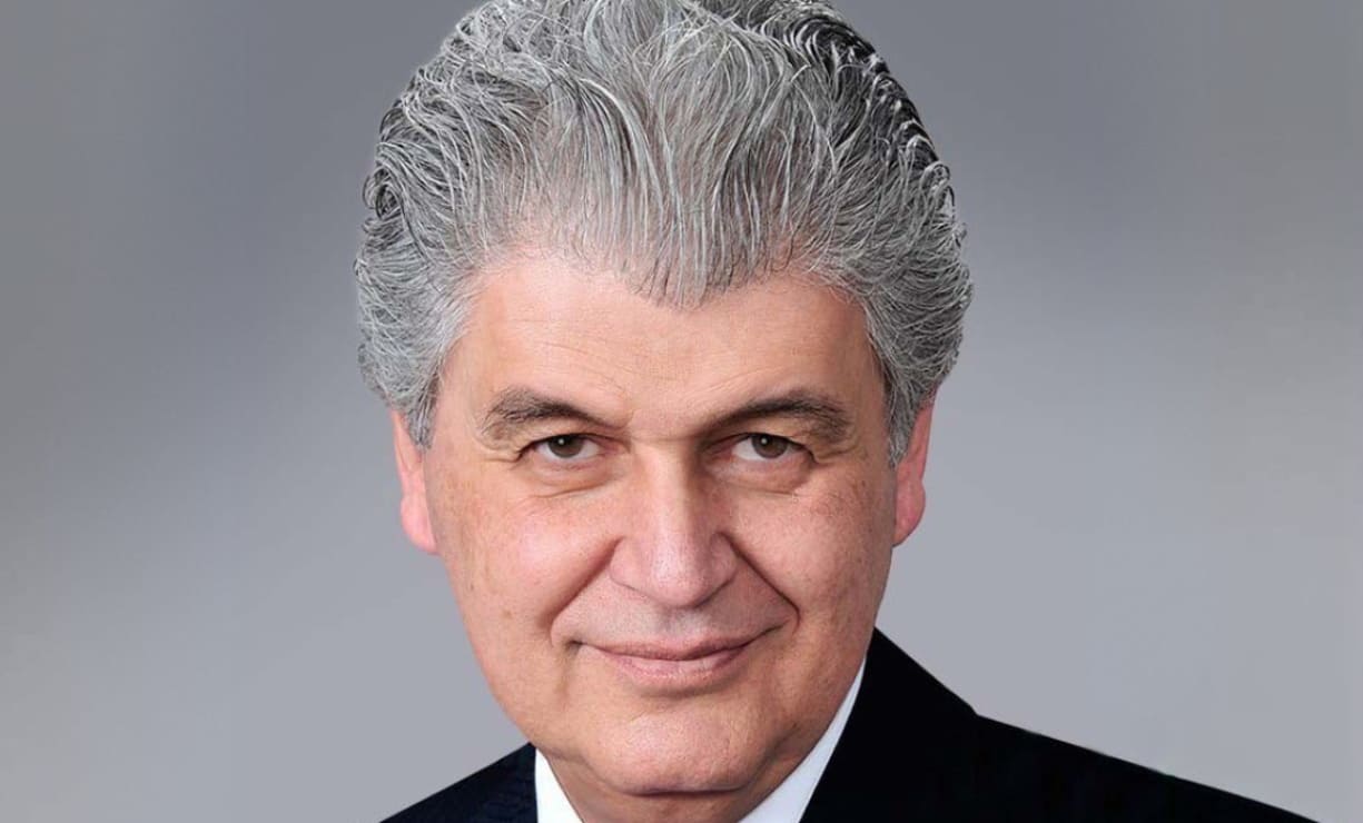 ¿Quién fue Alfredo Elias Ayub?