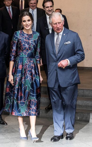 La reina Letizia visita Inglaterra y con el príncipe Carlos visitan la National Gallery