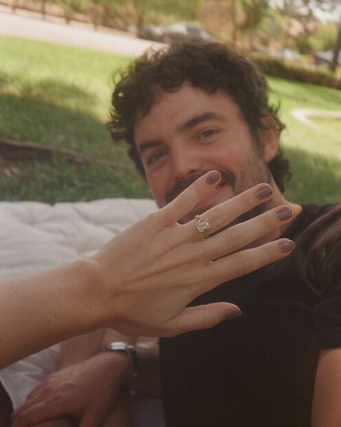 Stella Banderas junto a su prometido Alex Gruszynski / Foto: Instagram