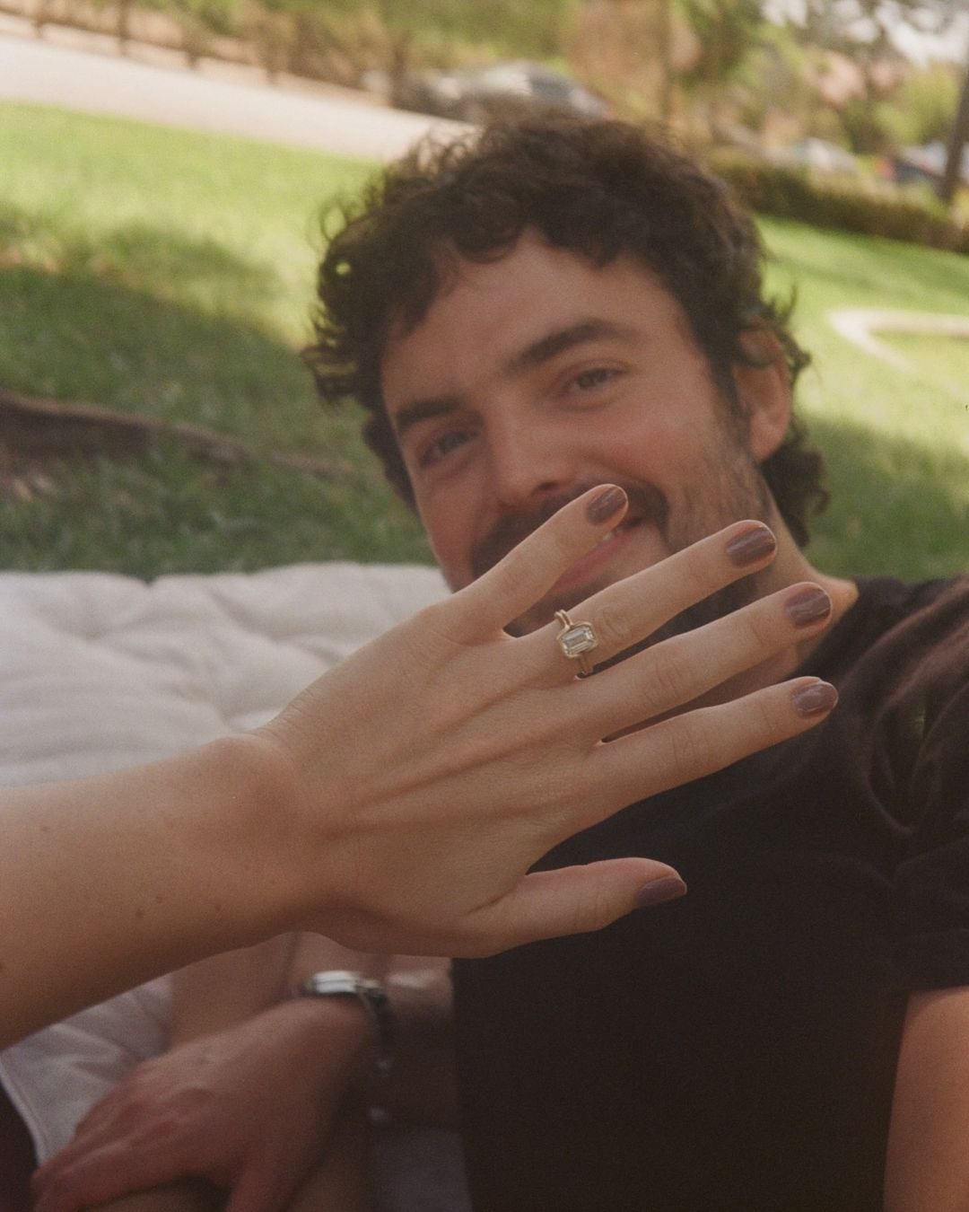 Stella Banderas junto a su prometido Alex Gruszynski / Foto: Instagram