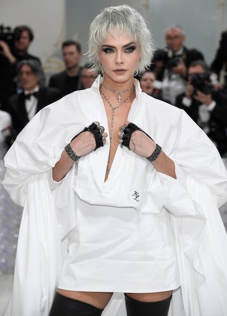Cara Delevingne, la musa ignorada: su derroche de estilo en honor a Karl Lagerfeld