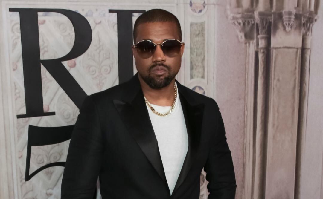 Familia de George Floyd demanda a Kanye West por 250 millones de dólares
