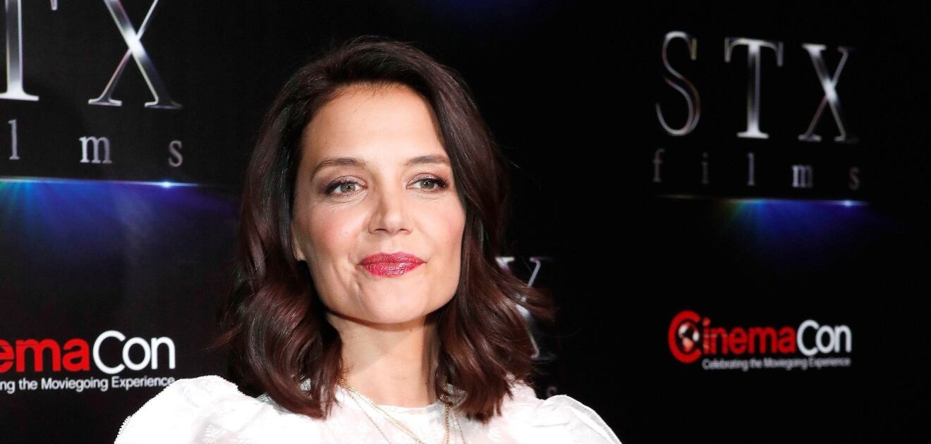 Katie Holmes luce orgullosa sus estrías en Instagram 