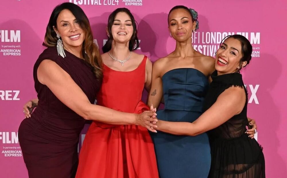 Selena Gómez junto a Karla Sofía Gascón, Zoe Saldaña y Adriana Paz / Foto: Instagram