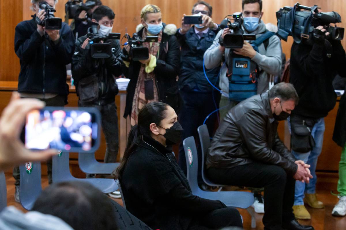 Isabel Pantoja llega al juzgado entre caos, la guardia civil y el llanto: enfrenta 3 años de prisión