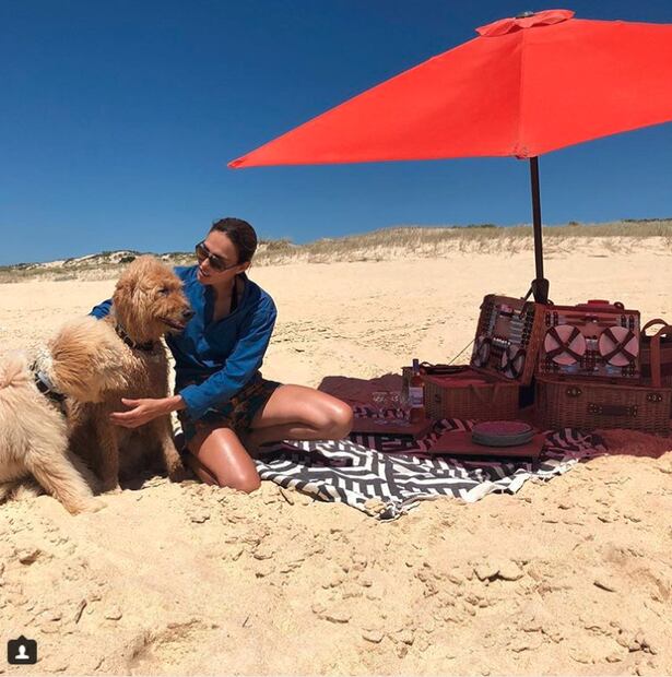 Las divertidas vacaciones de Adriana Abascal en Portugal