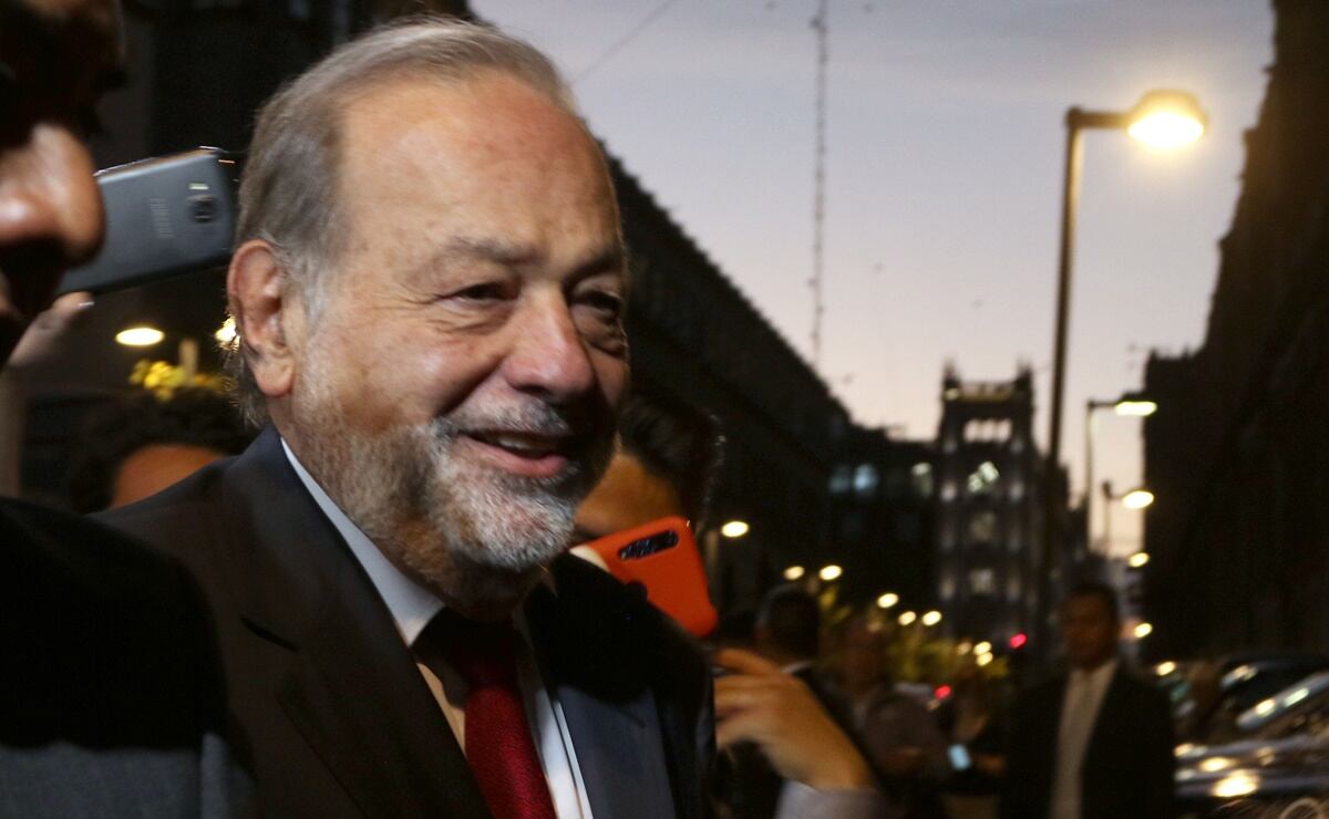 "Un gran maestro con este libro”: Carlos Slim a Arturo Elias Ayub