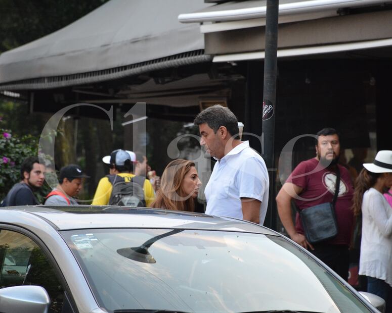 Paparazzi: Johanna Slim y Arturo Elías Ayub de paseo en familia