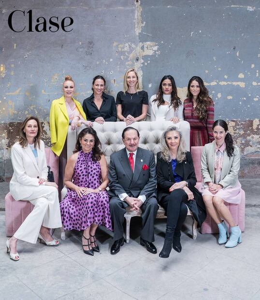 Claudia Sheinbaum y Ximena Sariñana en el desayuno de las 104 Mujeres Líderes de México