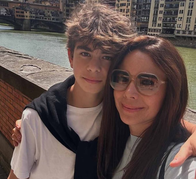 Paola Rojas junto a su hijo Leonardo / Foto: Instagram @paolarojas