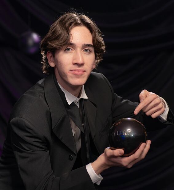 Axel Madrazo en los premios Aura 2025 / Foto: Instagram - @aura_series