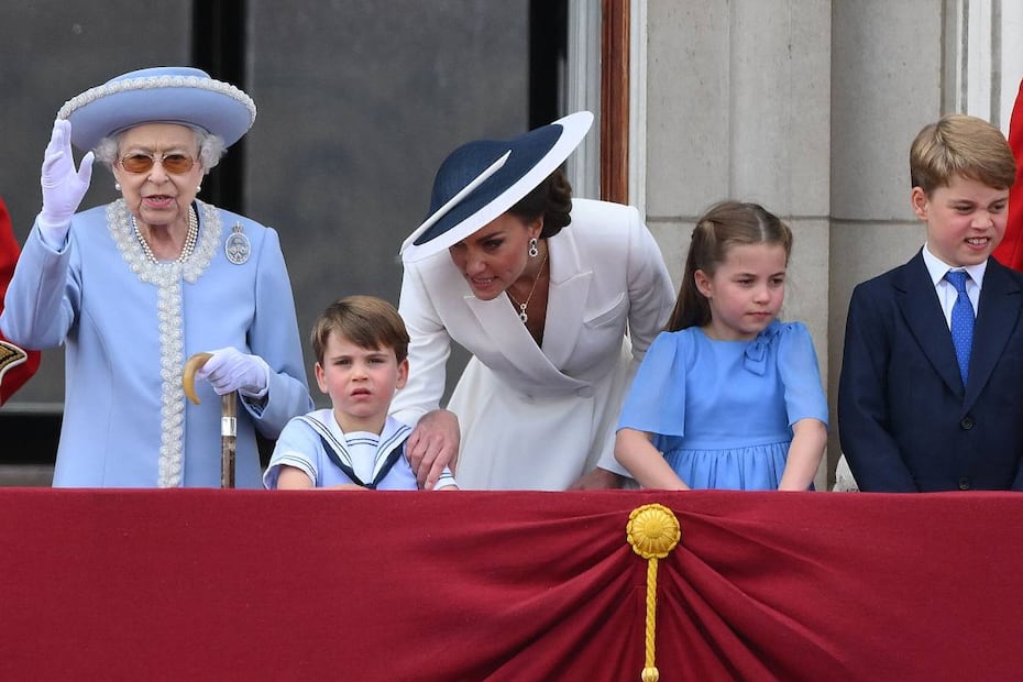 Las caras del príncipe Louis en el Jubileo de Isabel II se roban el show