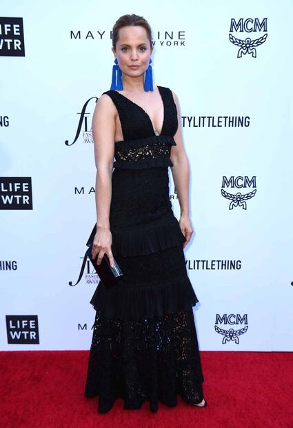 Mena Suvari reveló que fue manipulada por su ex para participar en tríos. "No fui amada"