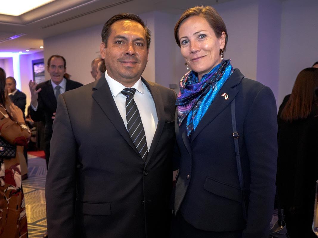 Amet Castillejos y Shauna Hemingway. (Foto: Arturo Quintero)