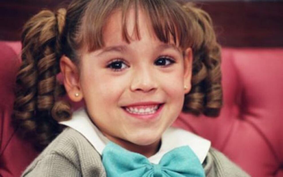 Eugenio Derbez y Danna Paola recrean escena de “Me vale”