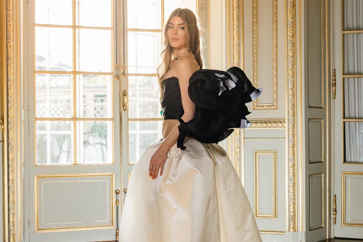 Isabel Quirot de Poligny, vestida por Stéphane Rolland. (Foto: Morgan Amsellem)