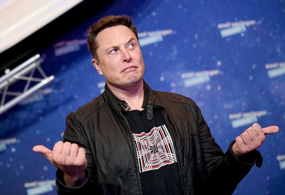 Elon Musk invita a salir de las oficinas y pasar más tiempo en las fábricas