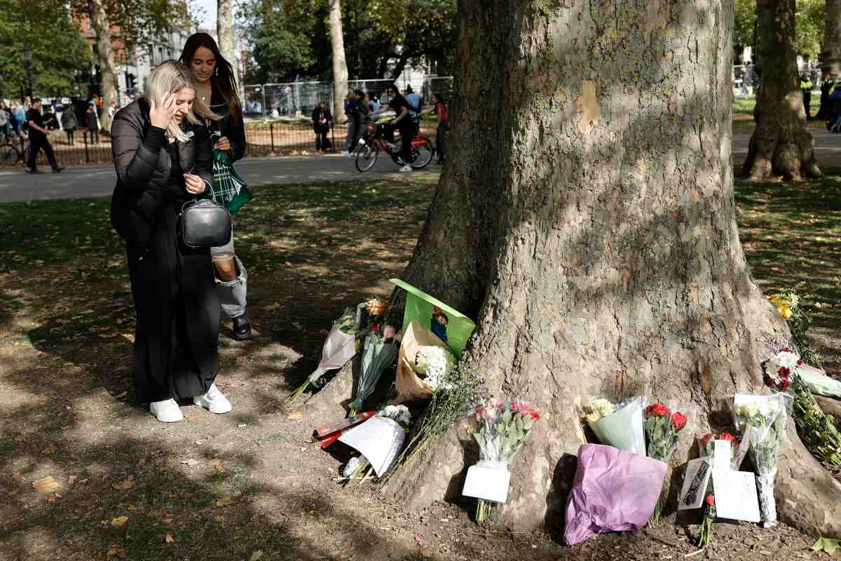 ¿Qué pasará con el mar de flores que dejaron por la muerte de Isabel II? Esto