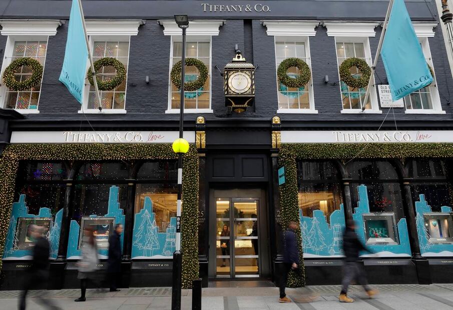 LVMH considera comprar acciones de Tiffany & Co. en el mercado abierto