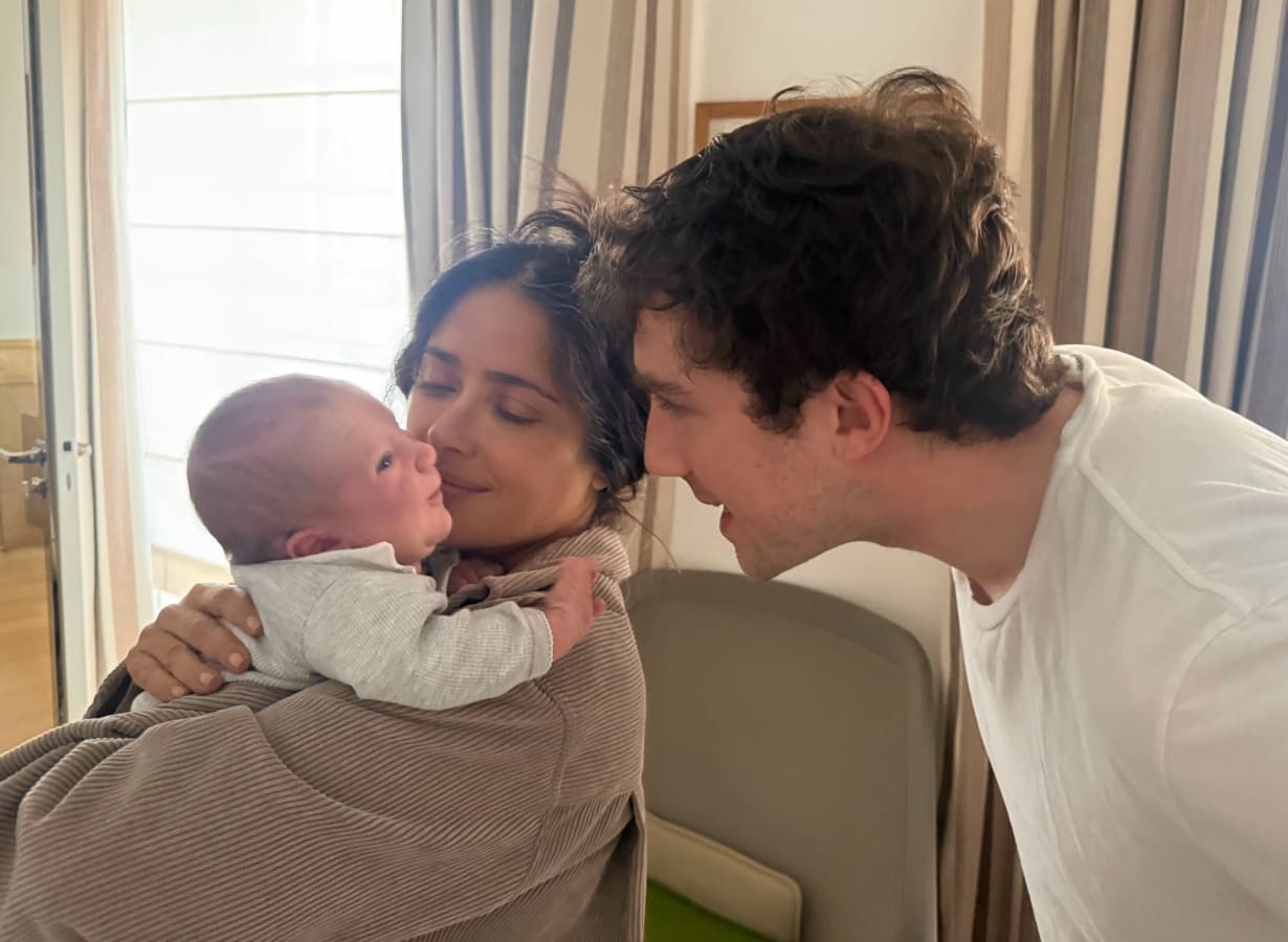 Salma Hayek con su hijastro François Pinault y baby François. (Foto: Instagram)
