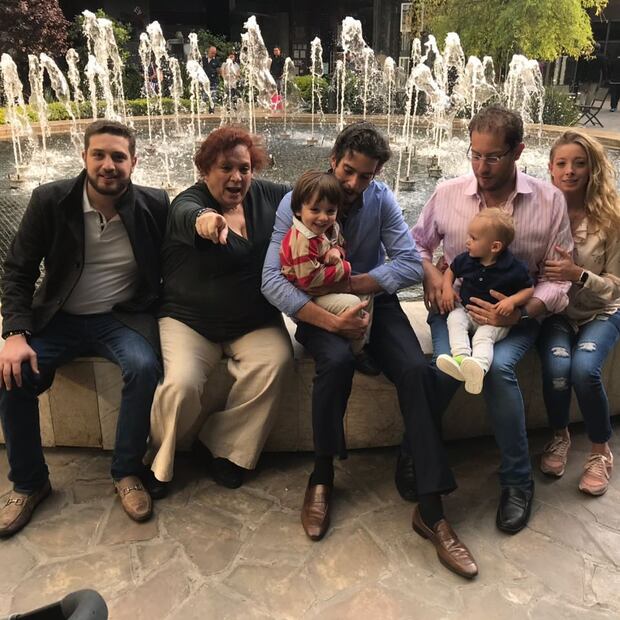 Foto: Roby Checa, de Made in Mexico, junto a su hijo Patricio