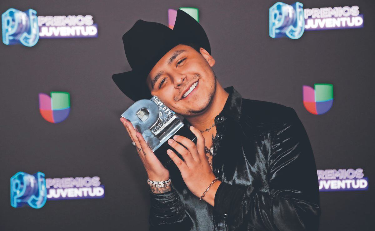Christian Nodal: Esta es la única cuenta que sigue en Instagram