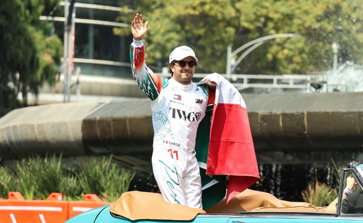 Sergio 'Checo' Pérez en su show run en la CDMX. (Foto: Esteban Torreblanca)