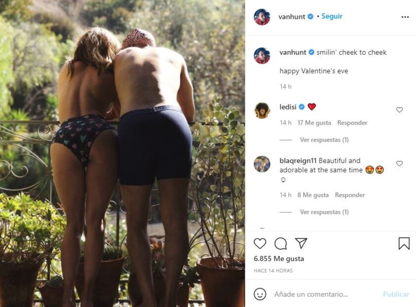 Halle Berry celebra San Valentín en ropa interior con su novio