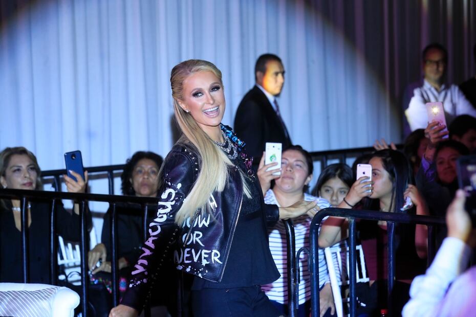 Paris Hilton retrasa estreno de su documental por pandemia