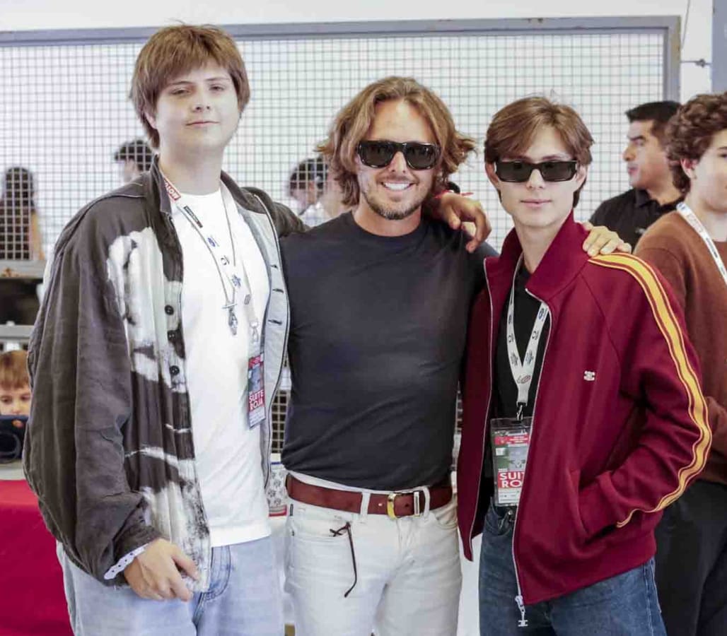 Juan Carlos Peralta con sus hijos Andrés y Carlos / Foto: Instagram