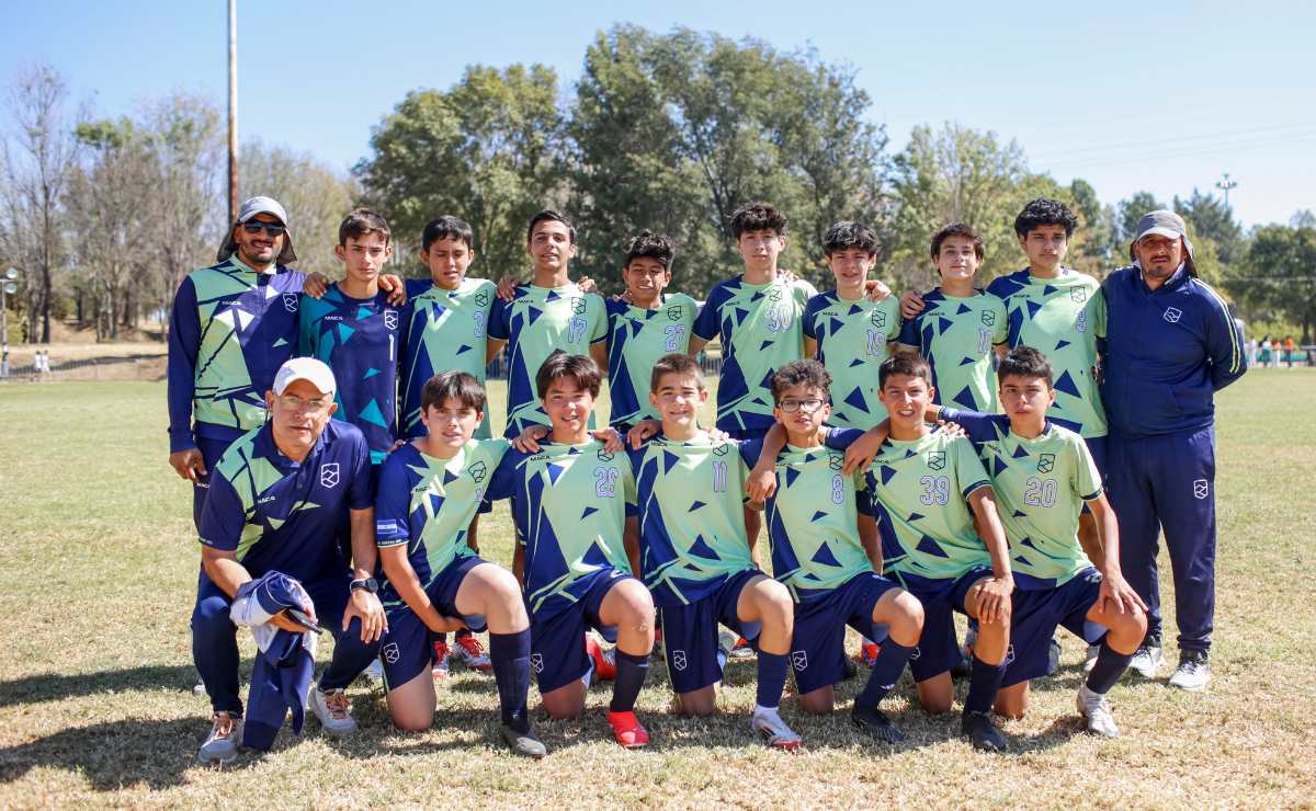 Equipo de fútbol Highlands El Salvador / Foto: Esteban Torreblanca
