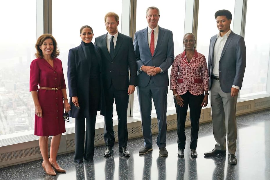 Meghan Markle, elegante y sofisticada en su visita a Nueva York acompañada de Harry