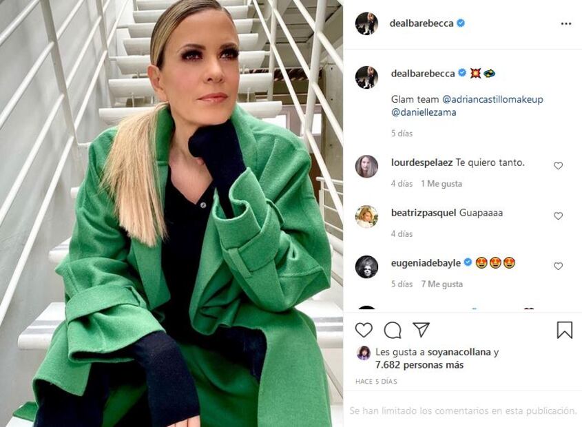 Rebecca de Alba sale del hospital y se recupera en su casa