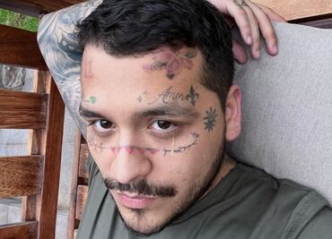 Christian Nodal rejuvenecido, así va la eliminación de tatuajes en su cara