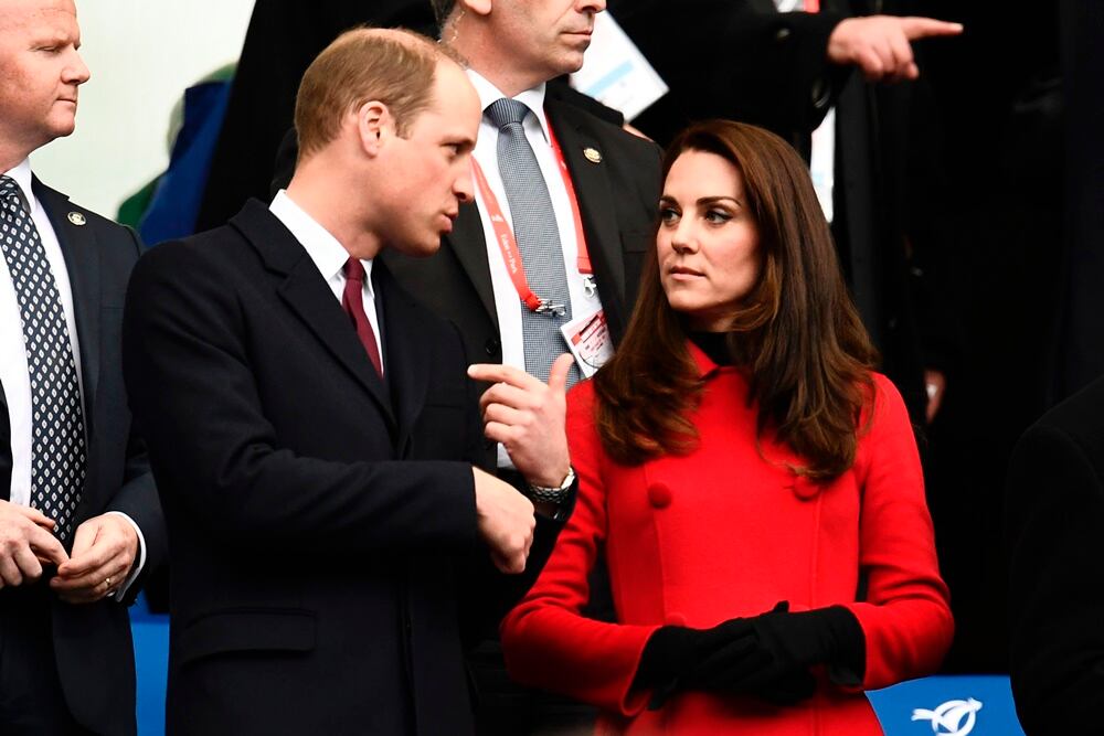 La primera visita oficial del príncipe William a París después de la muerte de Lady Di 