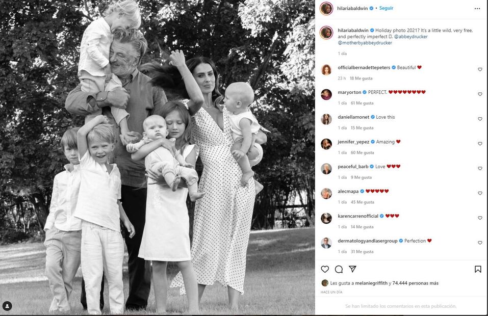 Alec Baldwin e Hilaria comparten su 'multitudinaria' foto navideña