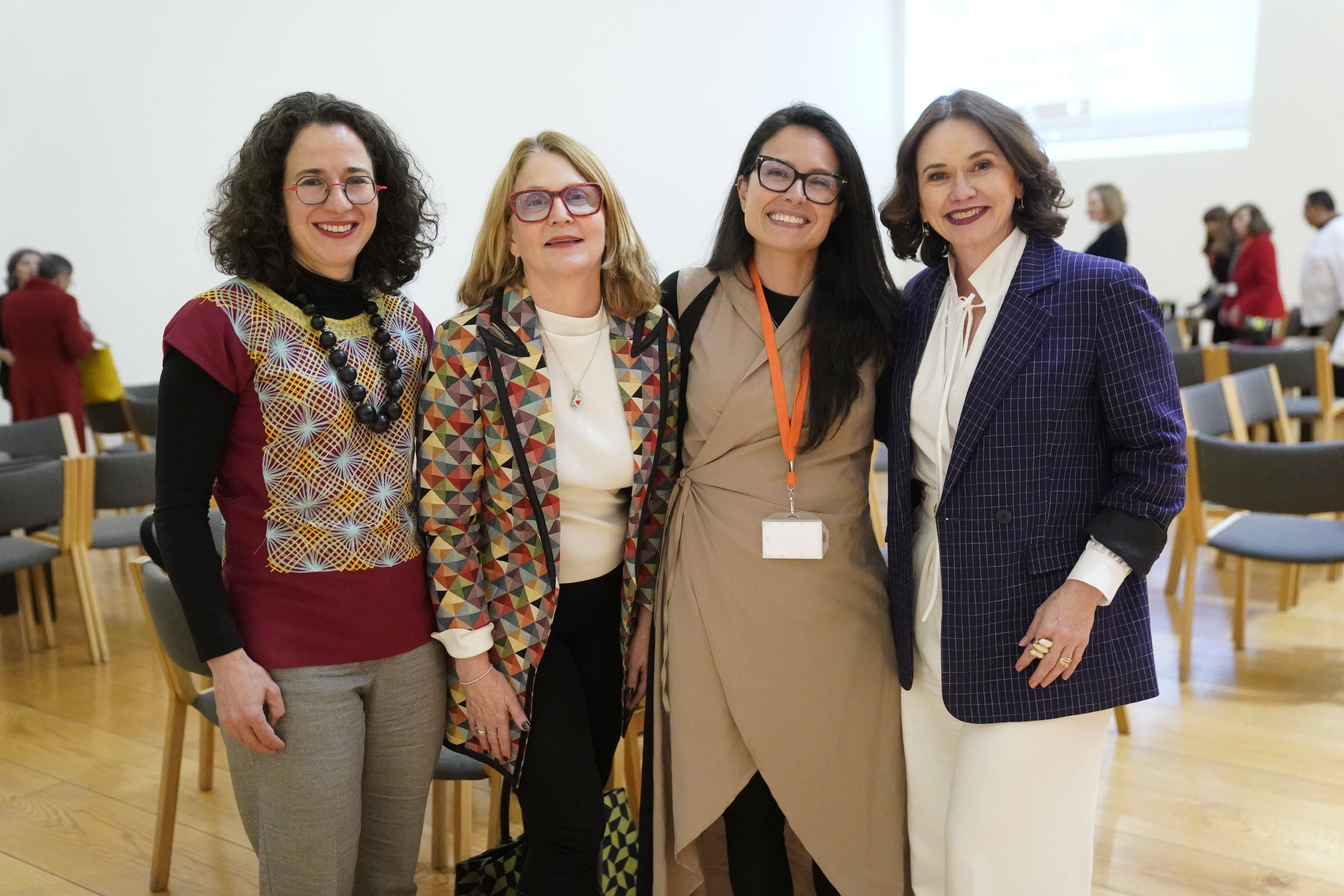 Anna Raptis, Amy Glover, Sofía Gasque y Ale Marroquín. (Foto: Leonardo Gómez)