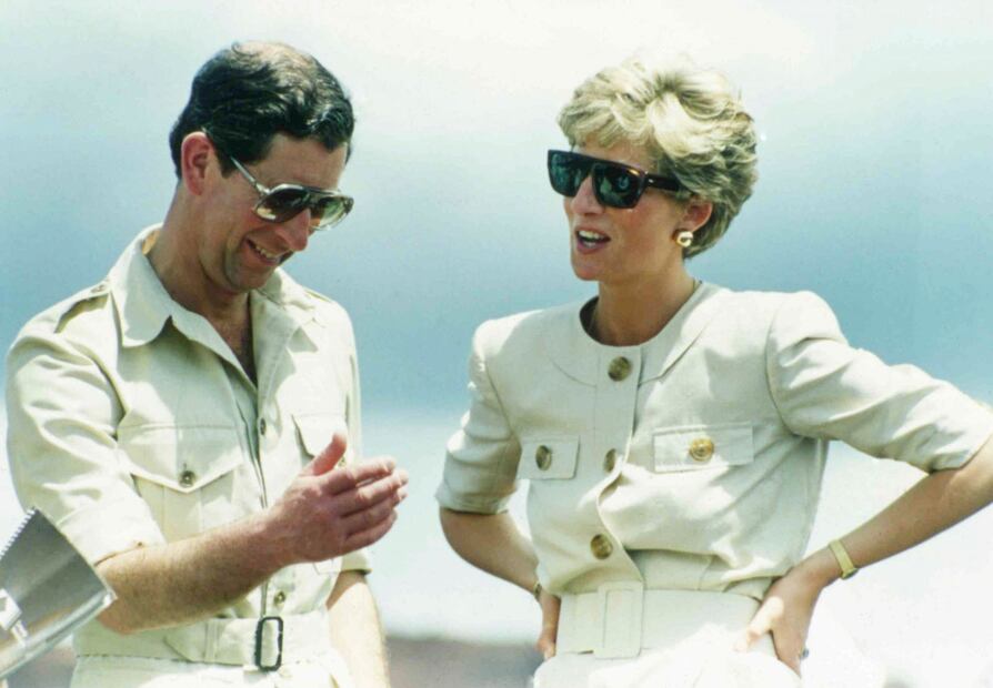 La historia de amor entre el príncipe Charles y Camilla  