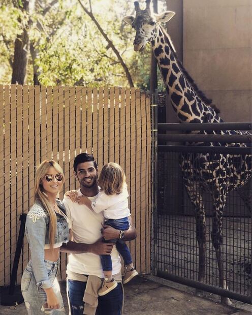 Tras escándalo por supuesta infidelidad, Carlos Vela festeja el cumpleaños de su hijo Romeo y demuestra que su familia está unida