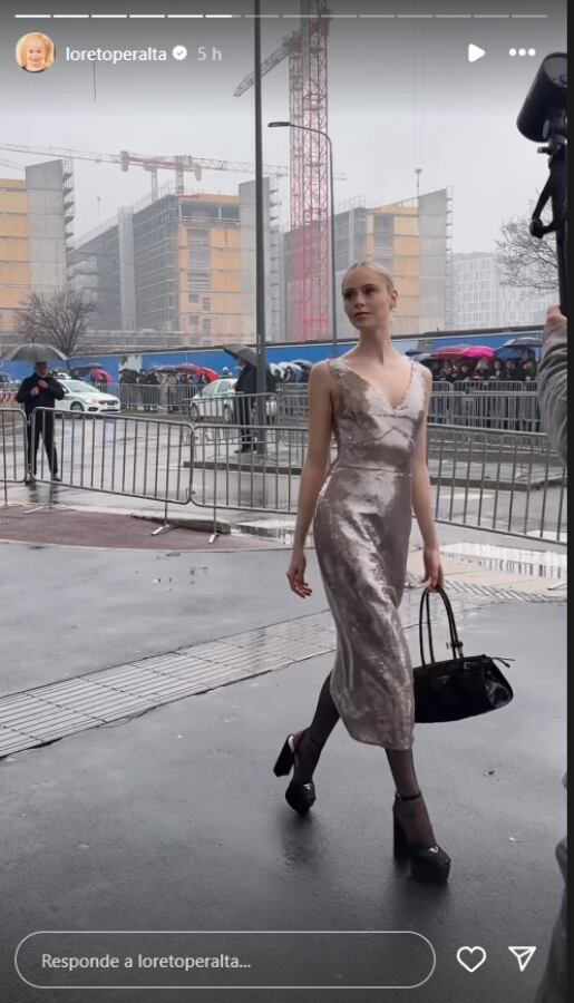 Loreto Peralta, conquista Semana de la Moda de Milán con vestido nude