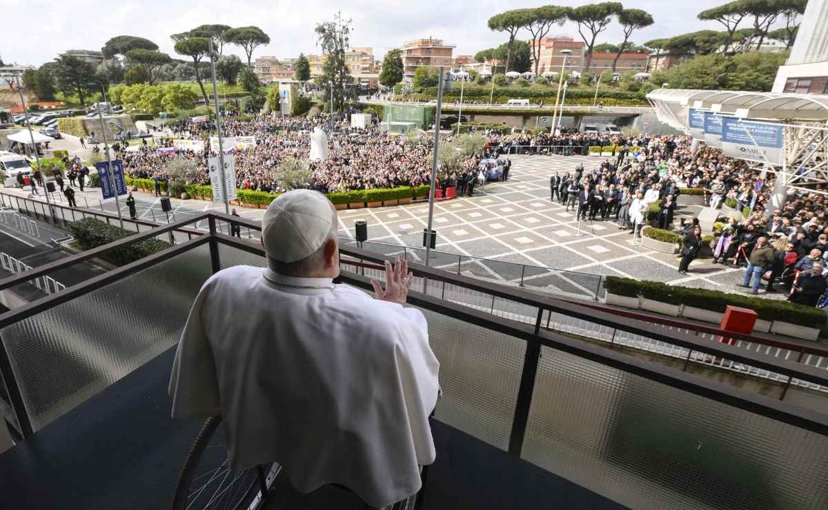 El Papa Francisco reapareció tras semanas de hospitalización / Foto: EFE