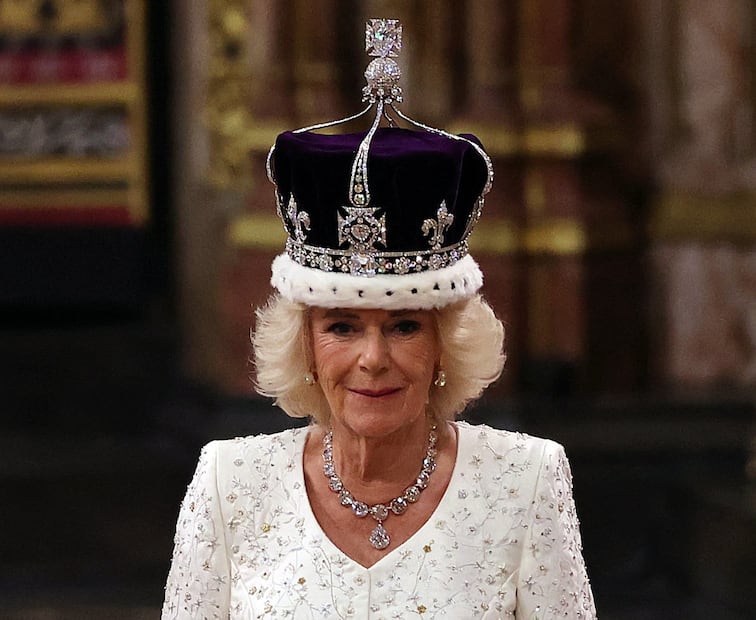 La reina Camila y las claves en su look de coronación