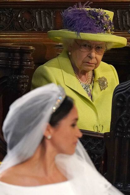Stewart Parvin, diseñador de la reina Isabel, dará uniformes a médicos contra Covid-19