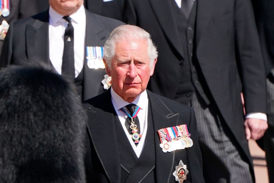 Harry y Meghan quedarían fuera si el Carlos III recorta la familia real