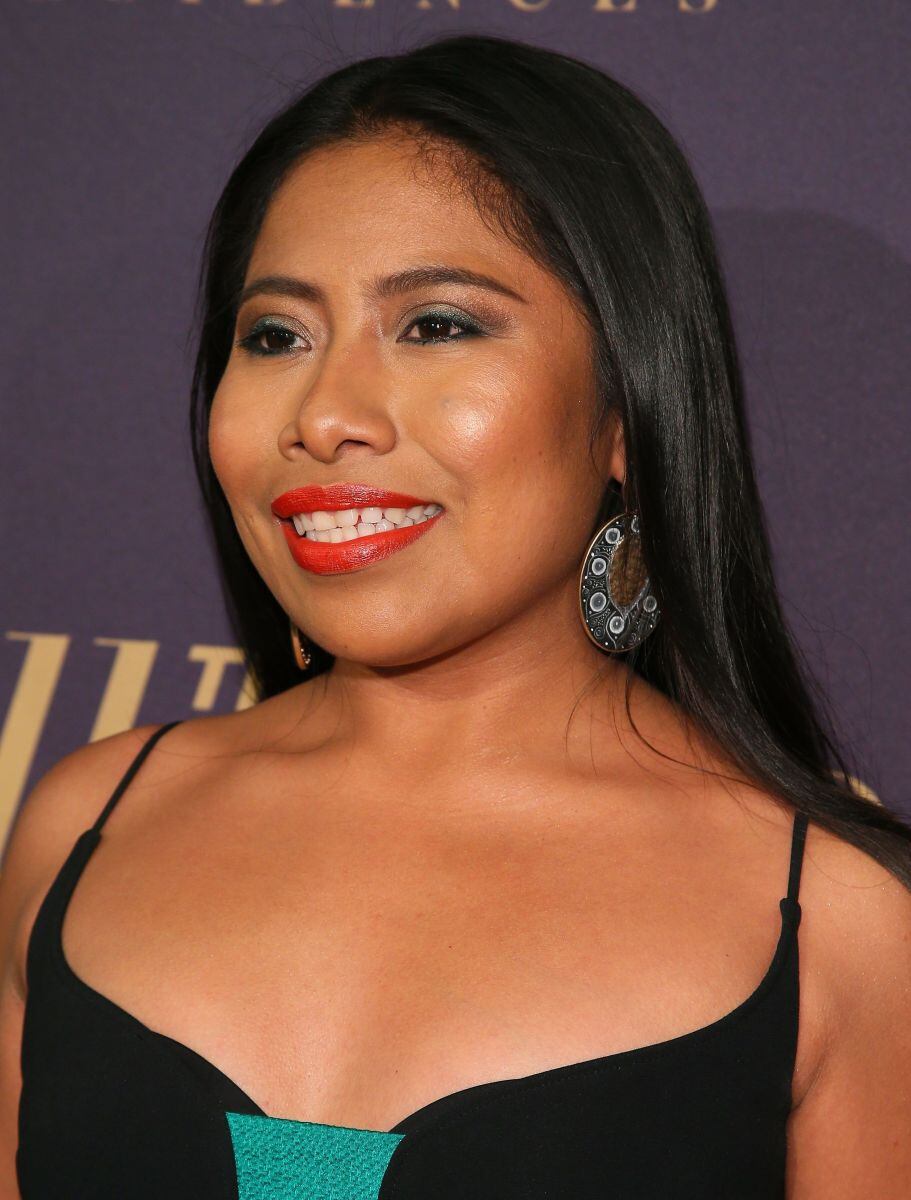 Yalitza enaltece el diseño mexicano en la alfombra roja 
