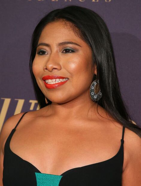 Yalitza enaltece el diseño mexicano en la alfombra roja
