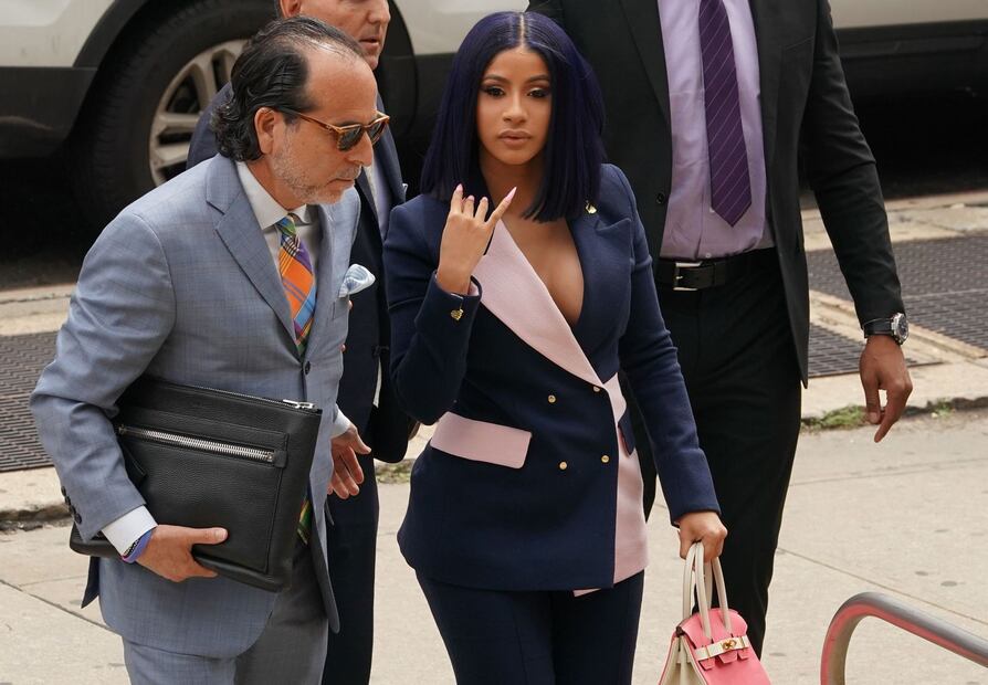 El elegante y costoso look de Cardi B en la corte tras su supuesta agresión a meseros